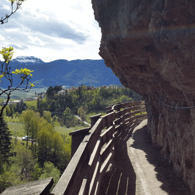 Al Santuario di San Romedio attraverso il sentiero nella roccia