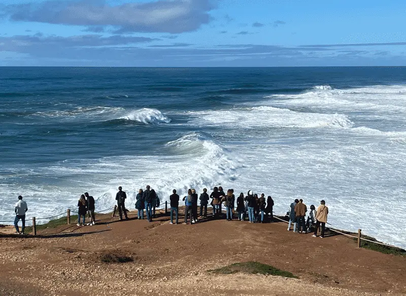 A Nazaré in Portogallo le onde 